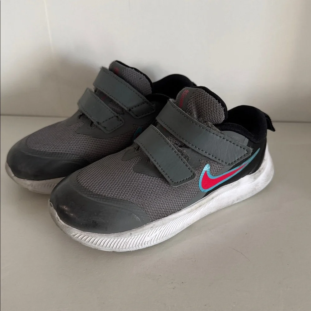 Nike Kids Gray and‎ Pink Sneakers